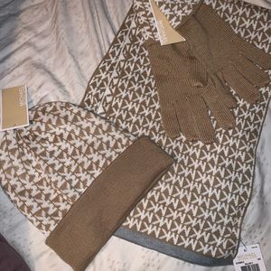 Micheal kors - scarf, toboggan & gloves